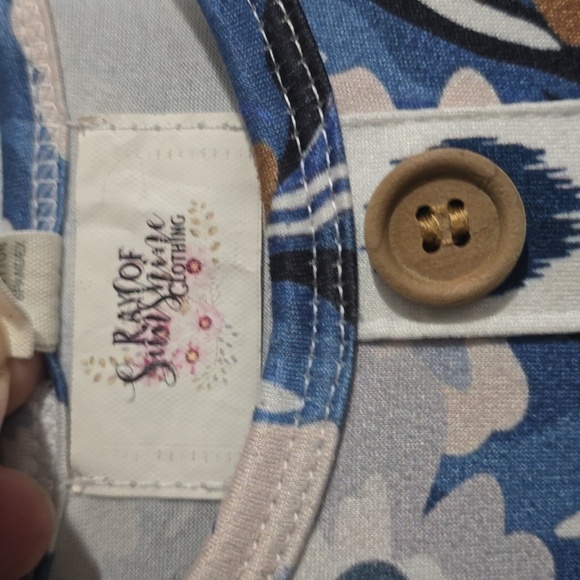 Cute dress - Picture 3 of 3